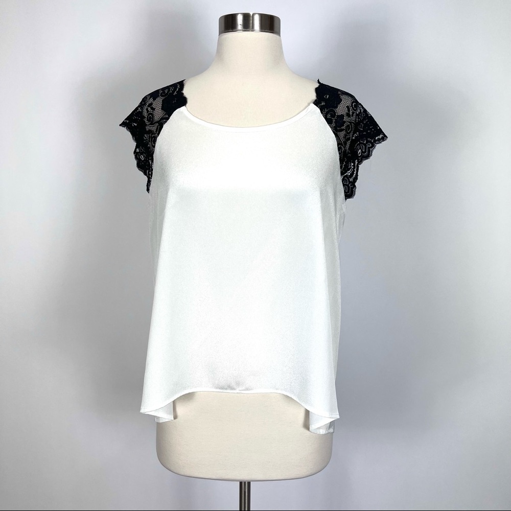 One Clothing short sleeve blouse lace detail